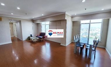 Hunian mewah  4 Kamar Tidur Apartemen Pantai Mutiara