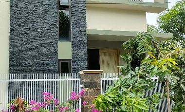 RUMAH CANTIK,KOKOH BAGUS 2 LANTAI ,DIJUAL DI CIKARANG BARU JABABEKA