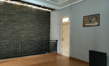 RUMAH CANTIK,KOKOH BAGUS 2 LANTAI ,DIJUAL DI CIKARANG BARU JABABEKA