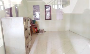 Kantor & gudang 3lantai di pinggir jln raya wibawamukti jatisari bksi