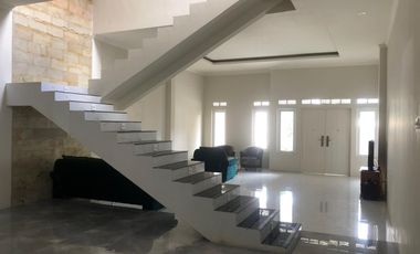 Rumah Asri Dan Sejuk Di Batu Malang Jawa Timur S8675