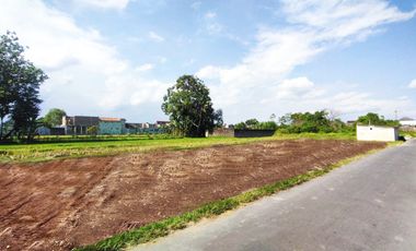 Timur Bandara Adi Sucipto, Tanah Strategis Jogja