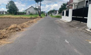 Timur Bandara Adi Sucipto, Tanah Strategis Jogja