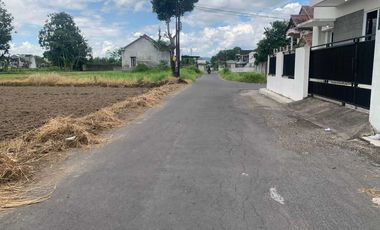 Timur Bandara Adi Sucipto, Tanah Strategis Jogja