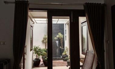 Disewa/Dijual Rumah Baru Siap Huni Semi Furnish di Buah Batu Regency