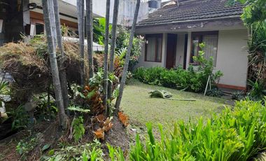 Dijual Rumah Luas plus Kosan Tubagus Ismail, Sayap Dago