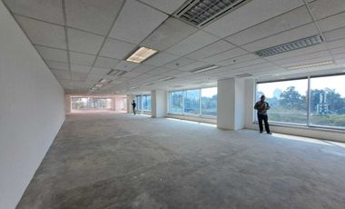 Sewa Kantor 825 m2 di Menara Mandiri SCBD Kondisi Bare, Lokasi Premium