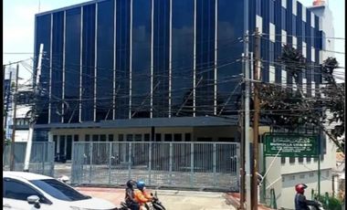 Disewakan gedung komersil dewi sartika hadap jalan raya