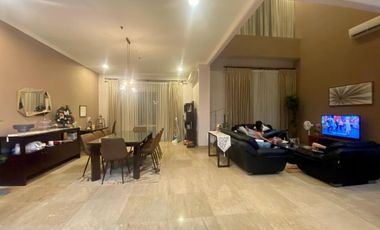 Junior Penthouse Senayan Residence Luas 305sqm, 2 Lantai, FurnishMewah
