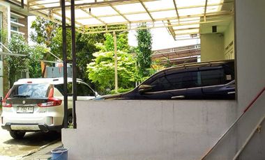 Disewakan Rumah dkm townhousedi Pejaten timur