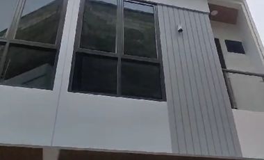 Rumah Baru 2 Lantai di Jalan Dwi Warna Sawah Besar Jakarta Pusat