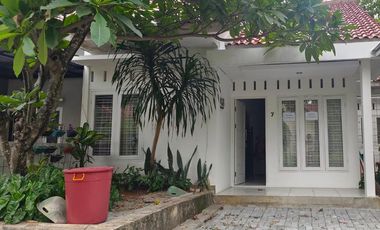 Rumah Disewakan Dalam Town House Cirendeu