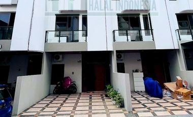 Jual Rumah Futuristik Utan Kayu Matraman Jakarta SHM PBG IMB KPR BSI