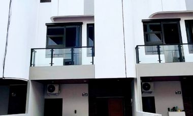 Jual Rumah Futuristik Utan Kayu Matraman Jakarta SHM PBG IMB KPR BSI