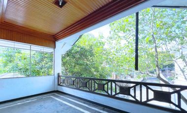 RUMAH LUAS DI DAERAH ELITE