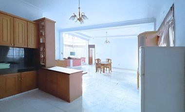 RUMAH LUAS DI DAERAH ELITE