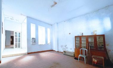 RUMAH LUAS DI DAERAH ELITE