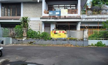 RUMAH LUAS DI DAERAH ELITE