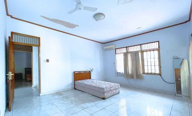 RUMAH LUAS DI DAERAH ELITE