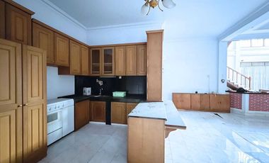 RUMAH LUAS DI DAERAH ELITE