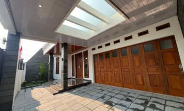 rumah nyaman tengah kota Sumber dekat Manahan Solo