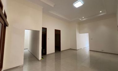 rumah nyaman tengah kota Sumber dekat Manahan Solo