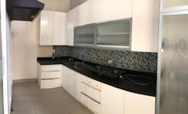 0451 - Disewakan Rumah The Mansion Pakuwon Indah 2 Lantai LB 480 m2