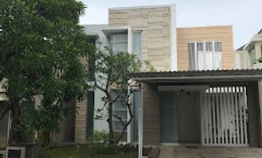 0451 - Disewakan Rumah The Mansion Pakuwon Indah 2 Lantai LB 480 m2