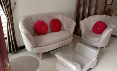 Disewa Rumah Baru Furnish di Buah Batu Regency