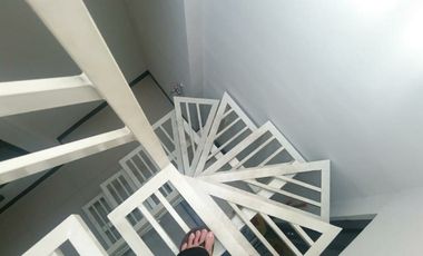 Disewa Rumah Baru Siap Huni Furnish di Buah Batu Regency