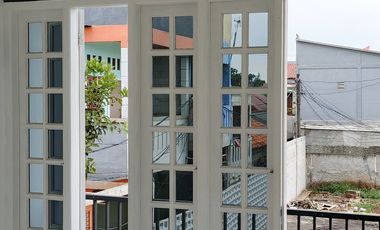 Rumah Strategis 2 Lantai Harga murah 300 Jt an Nego Di Jakarta timur