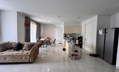 Disewakan Apartment Low Rise Premium Lloyd Alam Sutera 3BR furnish