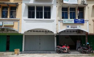 Ruko dekat living world dan Mal SKA,  komplek mella