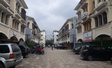 Ruko dekat living world dan Mal SKA,  komplek mella