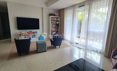 Teras Bahamas Selevel Dengan Kolam Renang Private Lift 4 Kt