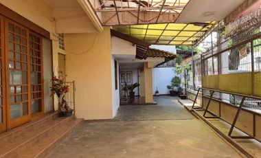 Rumah, Ruko, atau Ruang Usaha Strategis di Jalan Veteran Solo