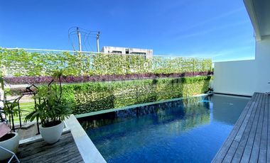Stunning villa with beautiful view in Berawa, Canggu