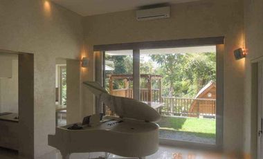 Sale villa berkelas 2lt 4are view sawah,sungai furnish dkt raya ubung