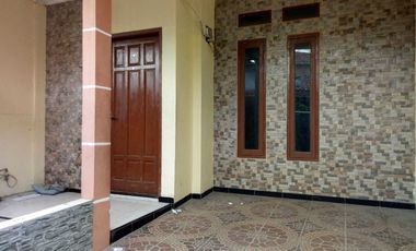 Dijual/Disewakan Rumah 2 Lantai di Jl. Juanda Karawang