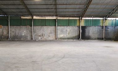 Gudang di Jalan Solo km.11