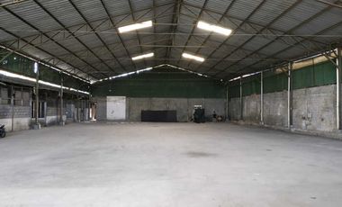 Gudang di Jalan Solo km.11