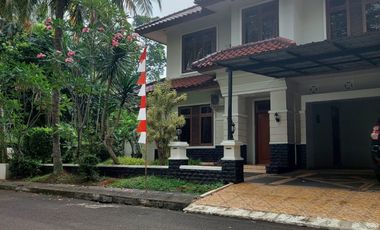 Jual Rumah Mewah Unfurnis Hoek 456 M2 di Graha Taman Bintaro Sektor 9