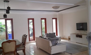 Disewakan Rumah 2 Lantai Beverly Golf Lippo Karawaci