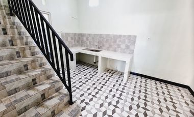 Rumah Baru Gedongan Colomadu Siap Pakai Bonus Pagar Kanopi (DR)