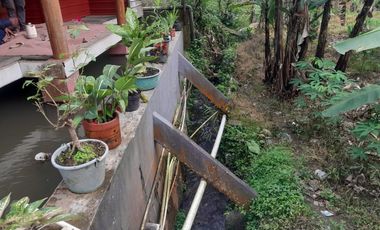 Dijual lahan + villa pinggir jalan
