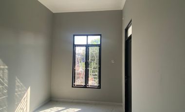 Rumah Baru 2 Lantai hanya 3 km dari Mall Artha Gading .