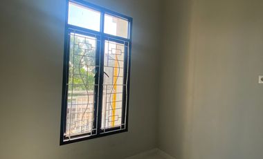 Rumah Baru 2 Lantai hanya 3 km dari Mall Artha Gading .