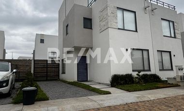 VENTA DE CASA EN VILLAS DEL CAMPO CALIMAYA, ESTADO DE MÉXICO - (3)