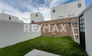 VENTA DE CASA EN VILLAS DEL CAMPO CALIMAYA, ESTADO DE MÉXICO - (3)