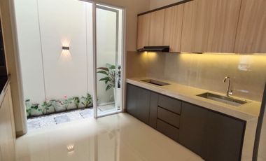 Rumah modern daerah Jl Kaliurang dekat Kampus UII